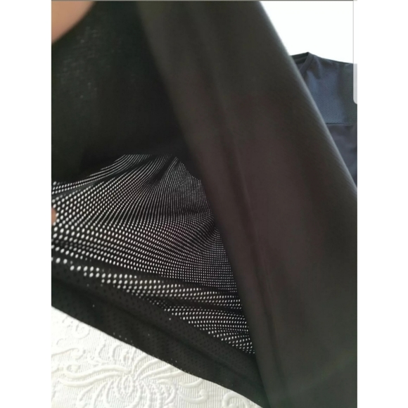 Basic elongated tee mesh sleeves and back tee Med - Picture 8 of 8